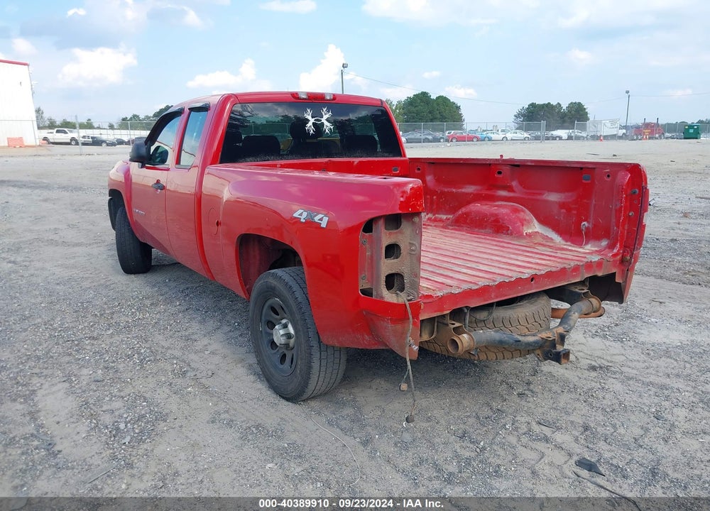 2011 CHEVROLET SILVERADO 1500 WORK TRUCK VIN: 1GCRKPE34BZ135199
