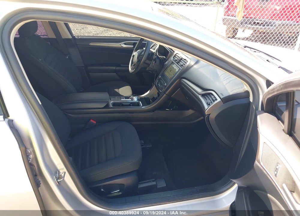 2017 FORD FUSION SE VIN: 3FA6P0HD4HR304866