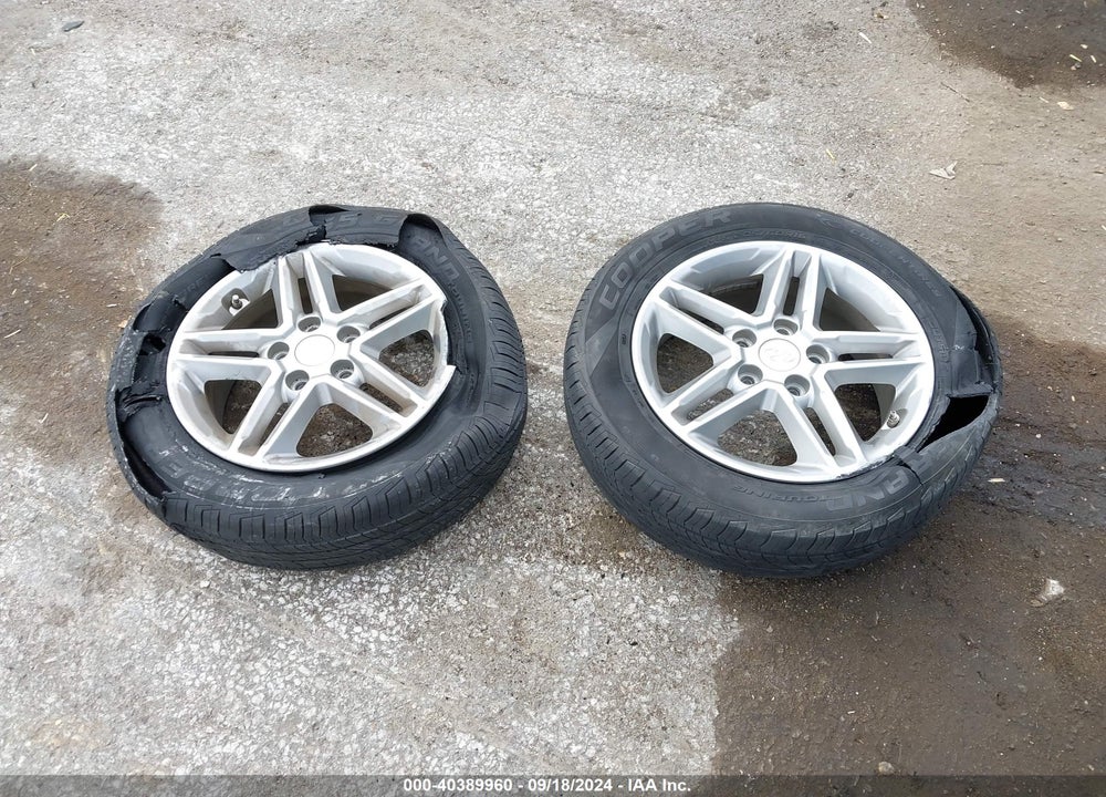 2018 HYUNDAI KONA SE VIN: KM8K1CAA7JU177200