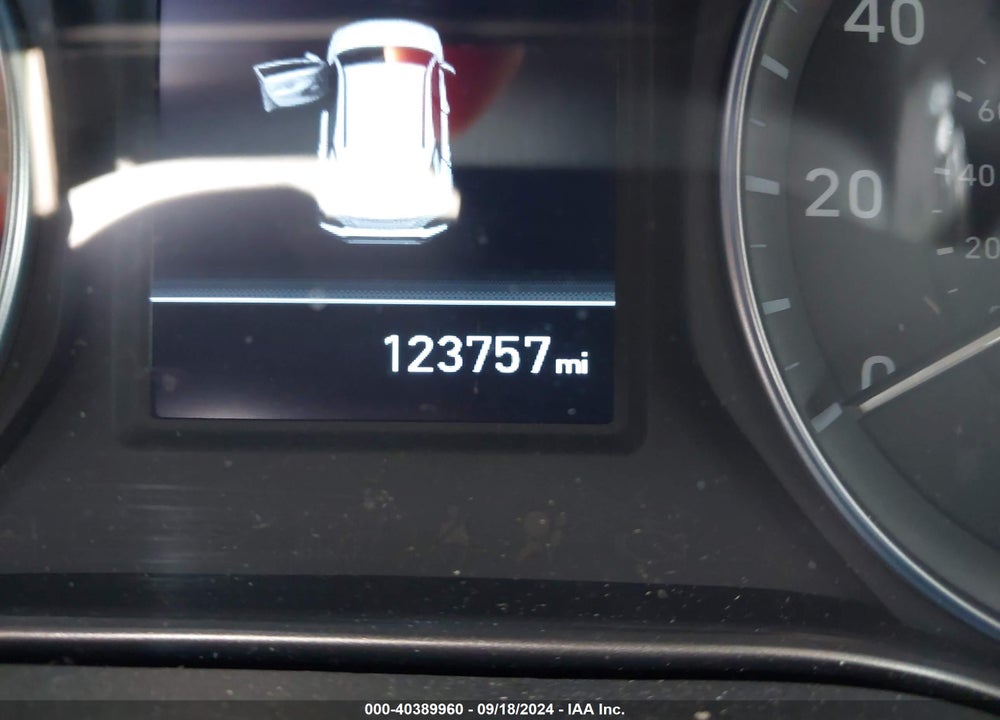 2018 HYUNDAI KONA SE VIN: KM8K1CAA7JU177200
