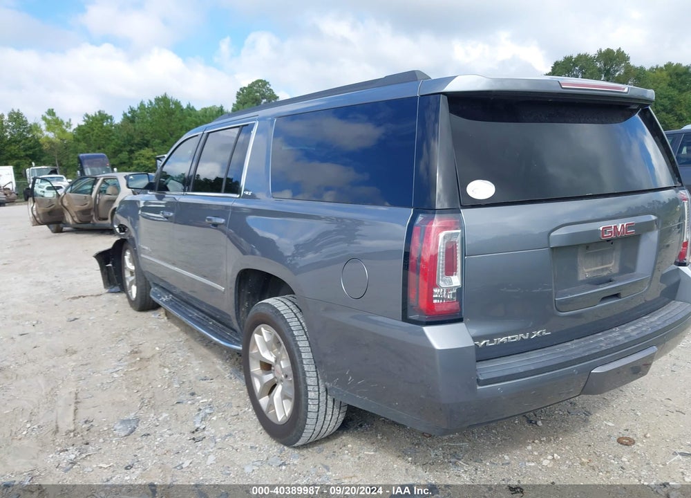 2018 GMC YUKON XL SLT STANDARD EDITION VIN: 1GKS1JKC7JR399560