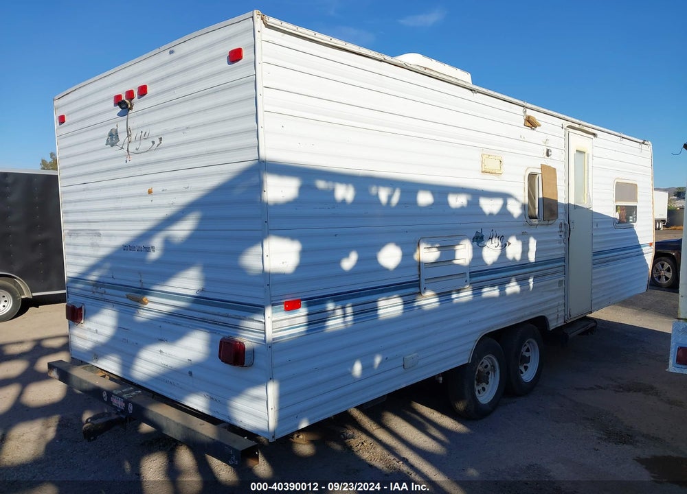 2001 SKYLINE TRAILERS CORP VIN: 1SY200L241B000462