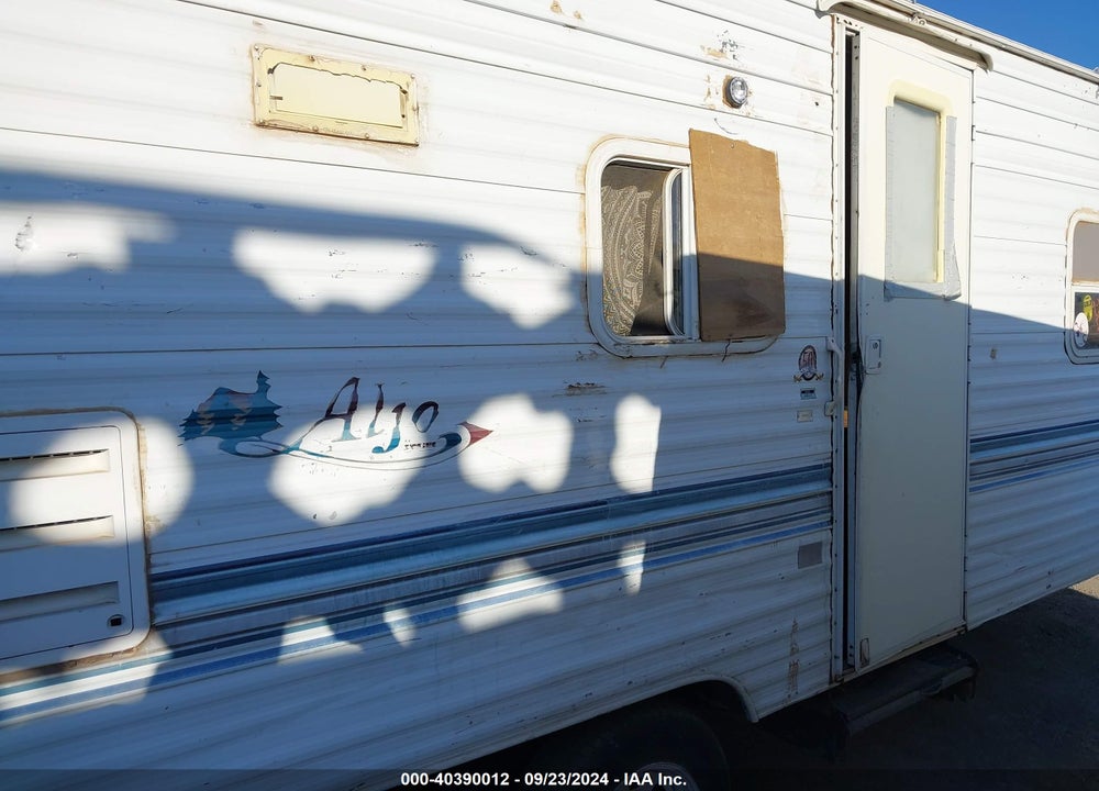 2001 SKYLINE TRAILERS CORP VIN: 1SY200L241B000462