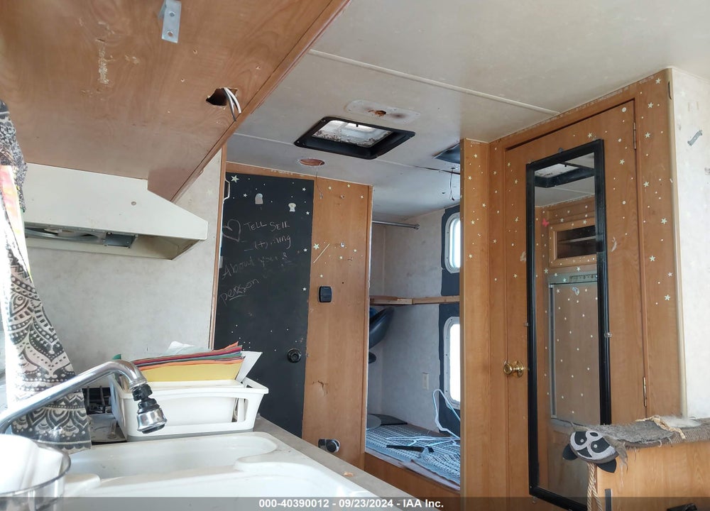 2001 SKYLINE TRAILERS CORP VIN: 1SY200L241B000462