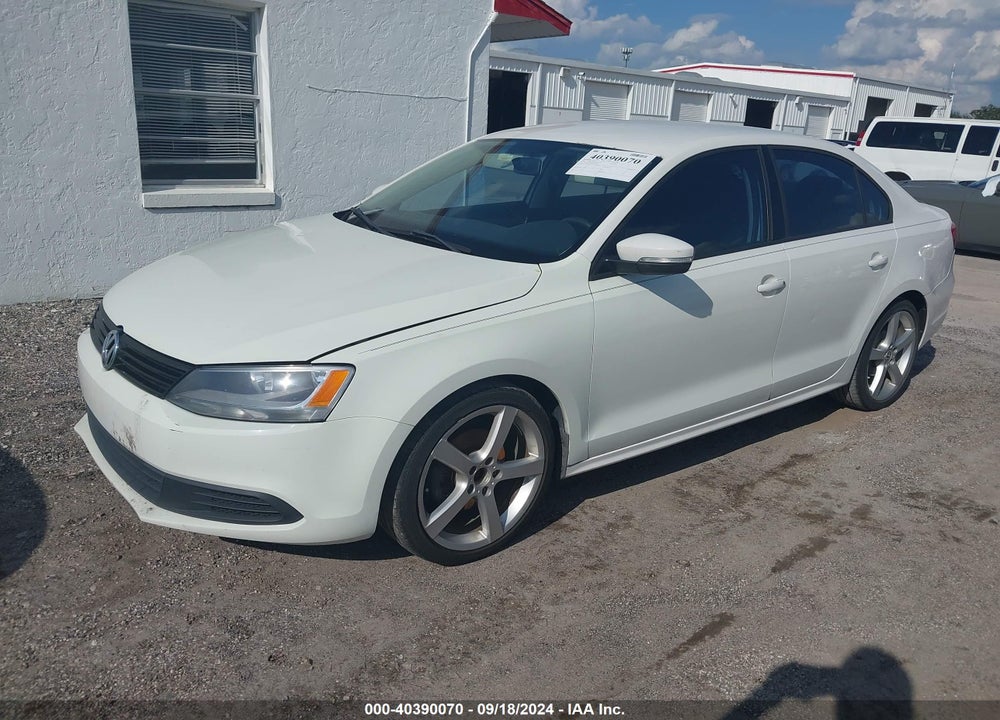 2011 VOLKSWAGEN JETTA 2.5L SE VIN: 3VWDX7AJ6BM352798