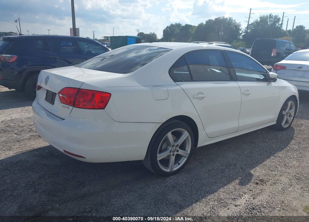 2011 VOLKSWAGEN JETTA 2.5L SE VIN: 3VWDX7AJ6BM352798
