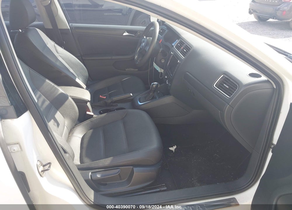 2011 VOLKSWAGEN JETTA 2.5L SE VIN: 3VWDX7AJ6BM352798