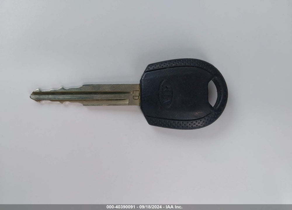 2007 KIA SPORTAGE LX VIN: KNDJF724477396785