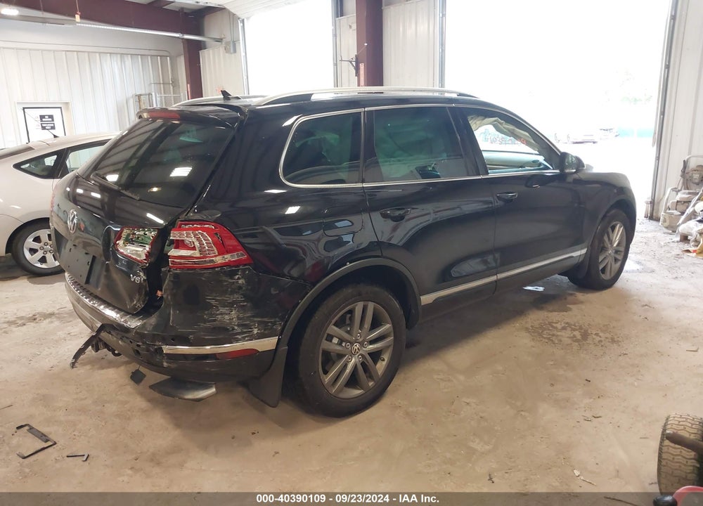 2016 VOLKSWAGEN TOUAREG VR6 LUX VIN: WVGEF9BP3GD010636