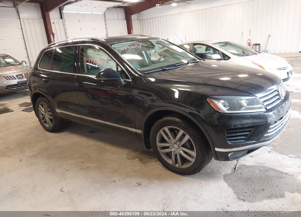 2016 VOLKSWAGEN TOUAREG VR6 LUX VIN: WVGEF9BP3GD010636