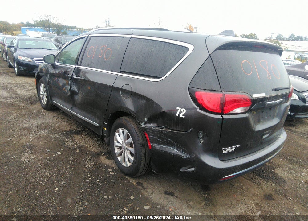2019 CHRYSLER PACIFICA TOURING L VIN: 2C4RC1BG0KR550516