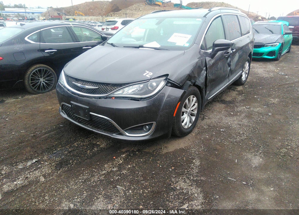 2019 CHRYSLER PACIFICA TOURING L VIN: 2C4RC1BG0KR550516