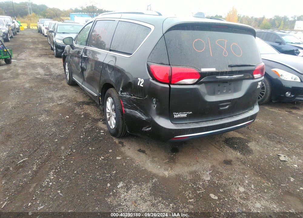 2019 CHRYSLER PACIFICA TOURING L VIN: 2C4RC1BG0KR550516