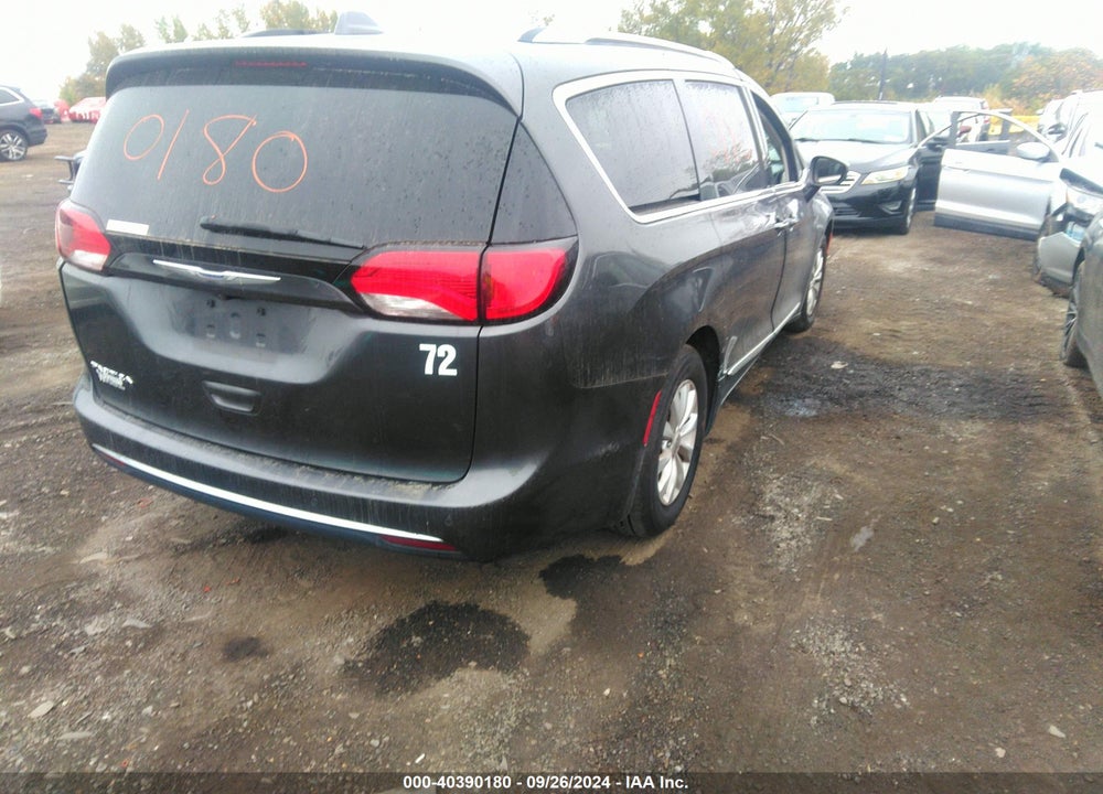 2019 CHRYSLER PACIFICA TOURING L VIN: 2C4RC1BG0KR550516