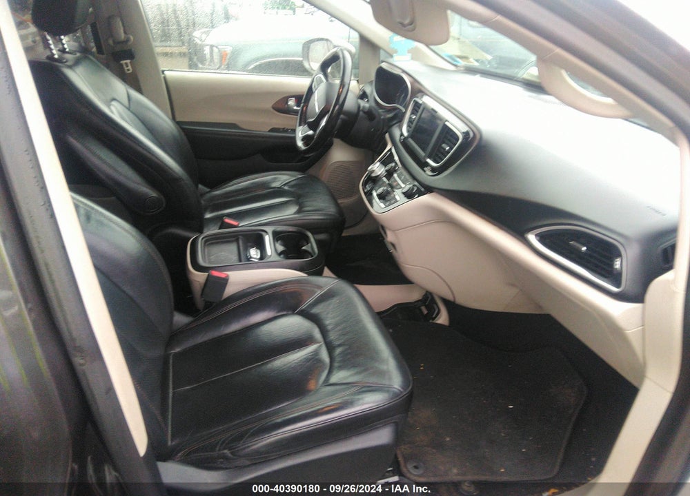 2019 CHRYSLER PACIFICA TOURING L VIN: 2C4RC1BG0KR550516