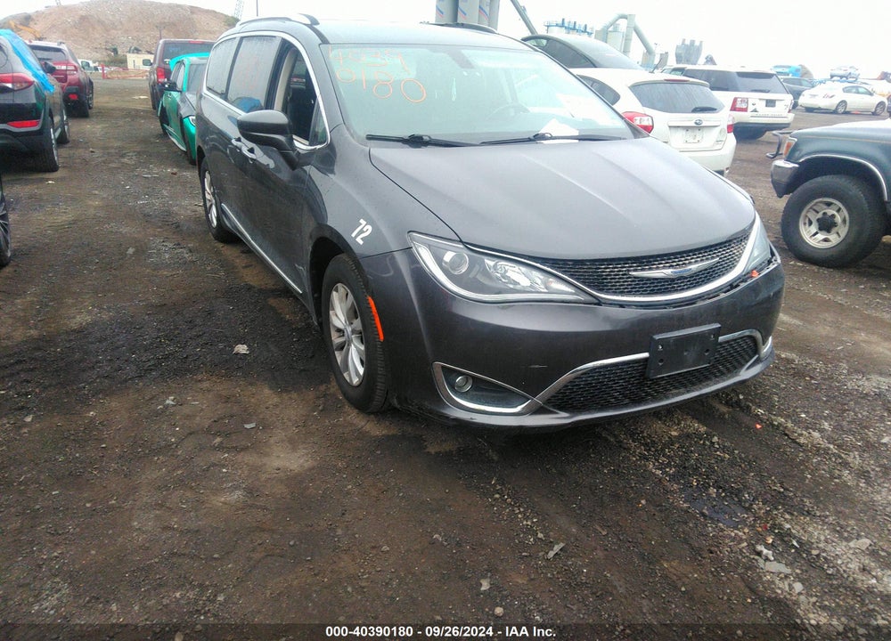 2019 CHRYSLER PACIFICA TOURING L VIN: 2C4RC1BG0KR550516