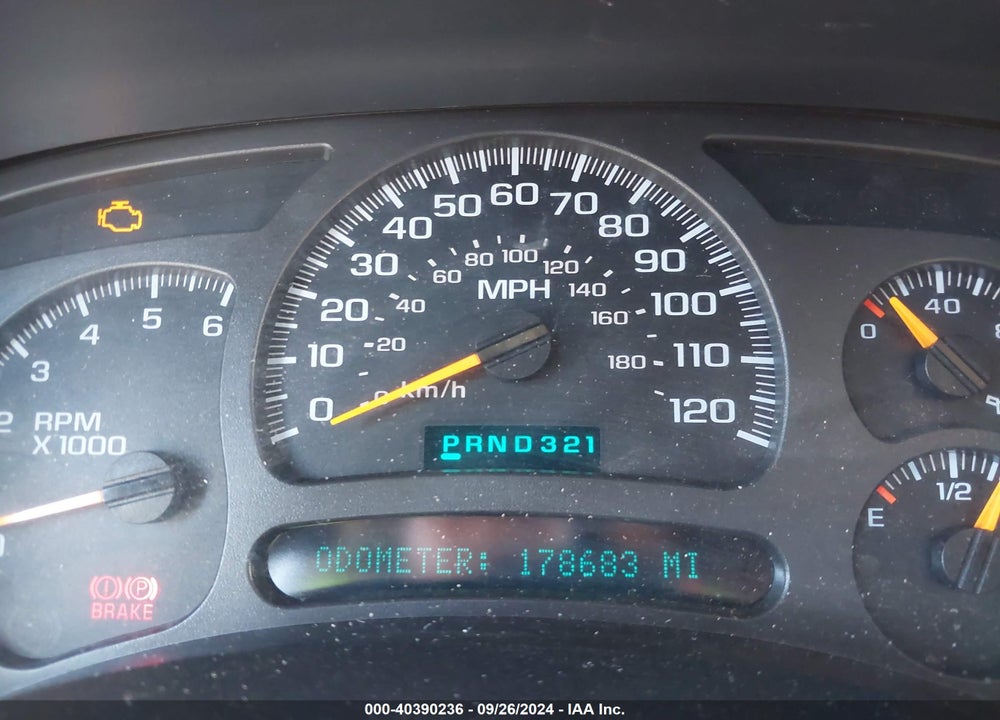 2004 CHEVROLET SUBURBAN 1500 LT VIN: 3GNFK16Z64G286624