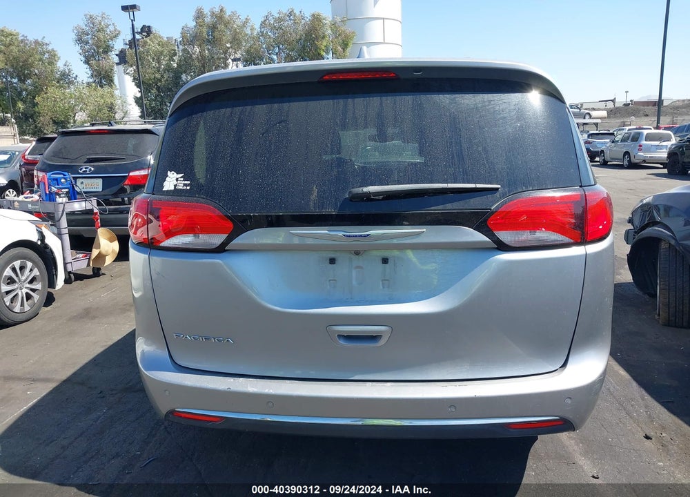 2019 CHRYSLER PACIFICA TOURING L VIN: 2C4RC1BGXKR560468