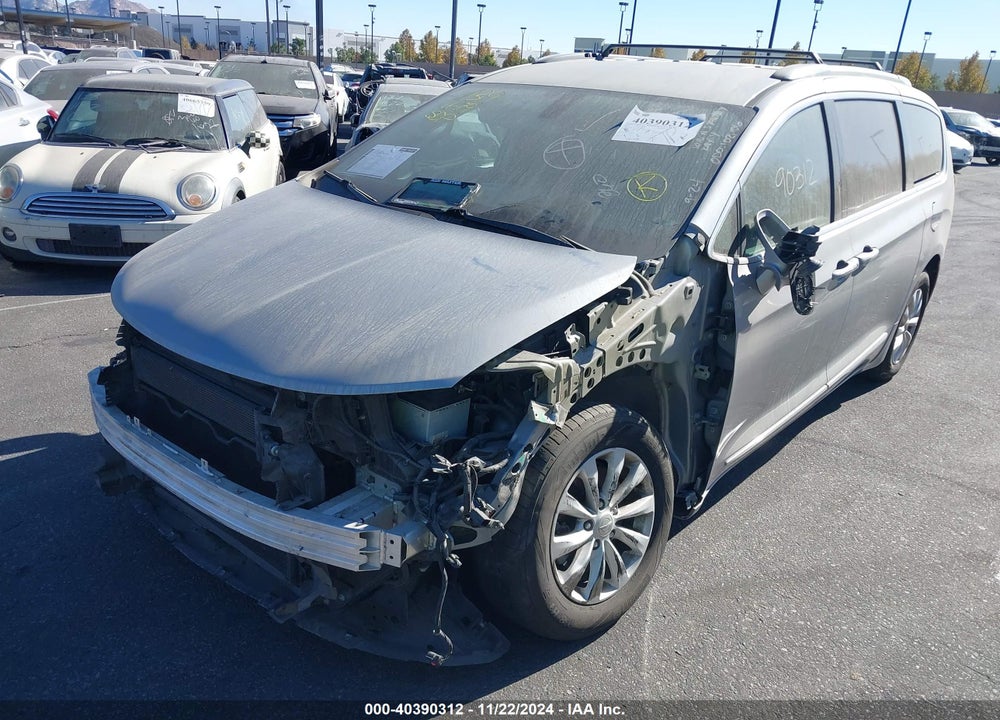 2019 CHRYSLER PACIFICA TOURING L VIN: 2C4RC1BGXKR560468