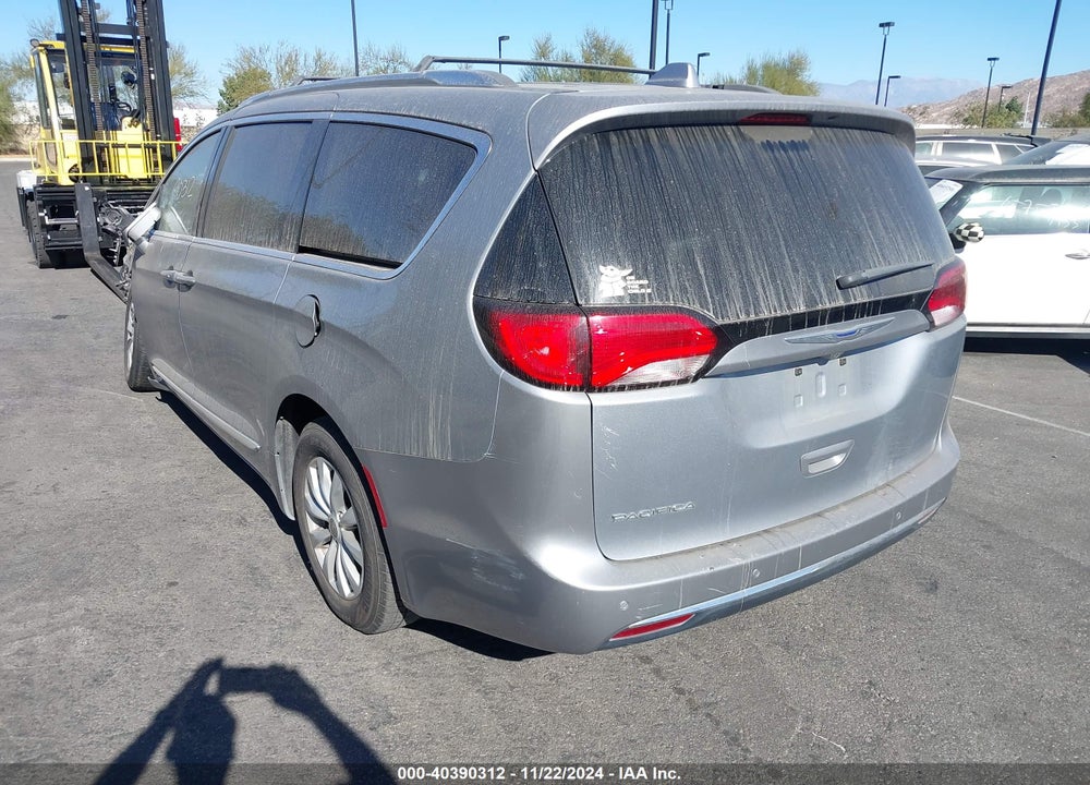 2019 CHRYSLER PACIFICA TOURING L VIN: 2C4RC1BGXKR560468