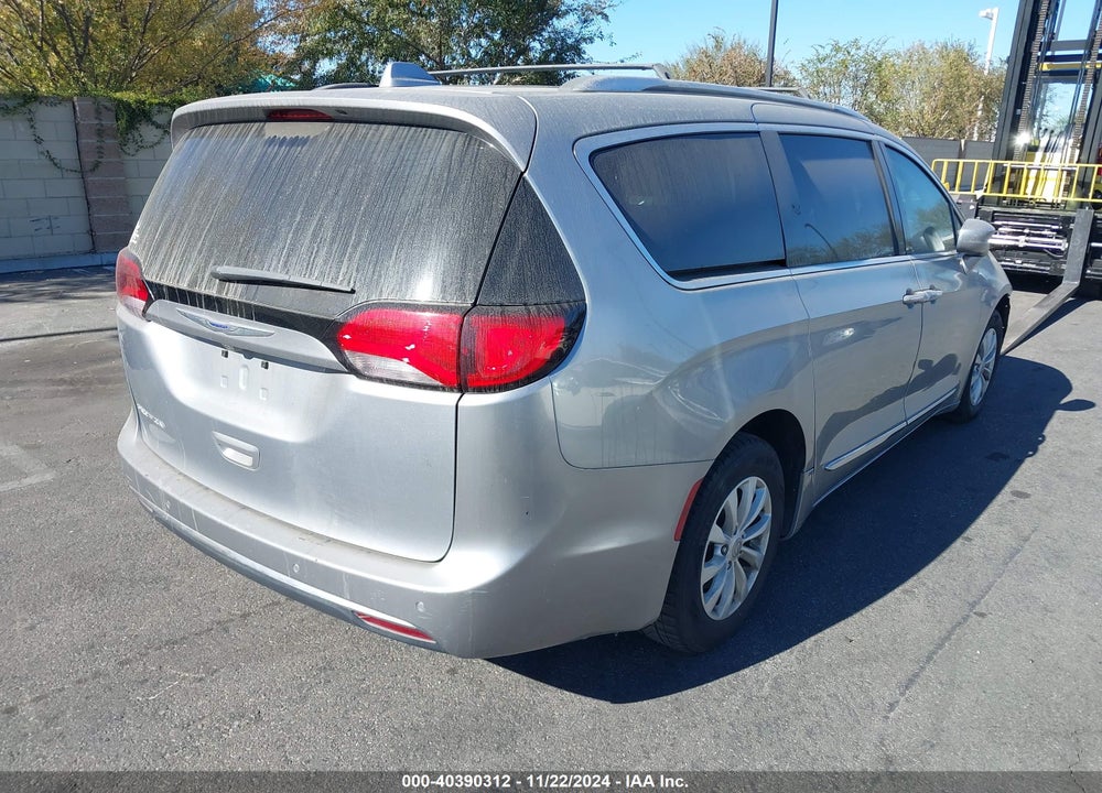 2019 CHRYSLER PACIFICA TOURING L VIN: 2C4RC1BGXKR560468