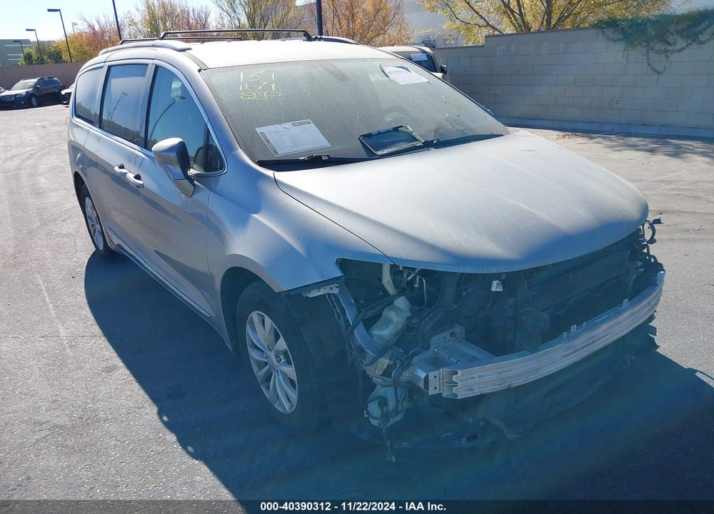 2019 CHRYSLER PACIFICA TOURING L VIN: 2C4RC1BGXKR560468
