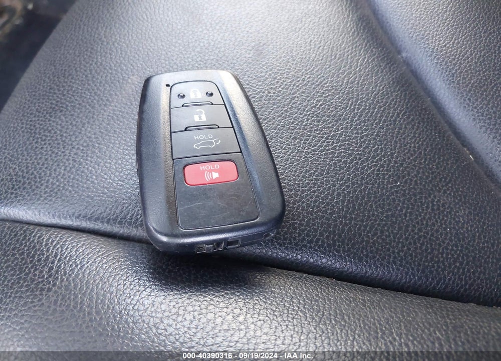 2021 TOYOTA HIGHLANDER XLE VIN: 5TDHZRBH1MS103284
