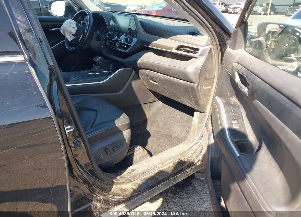 2021 TOYOTA HIGHLANDER XLE VIN: 5TDHZRBH1MS103284
