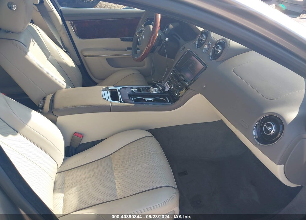 2011 JAGUAR XJ XJL VIN: SAJWA2GB6BLV13136