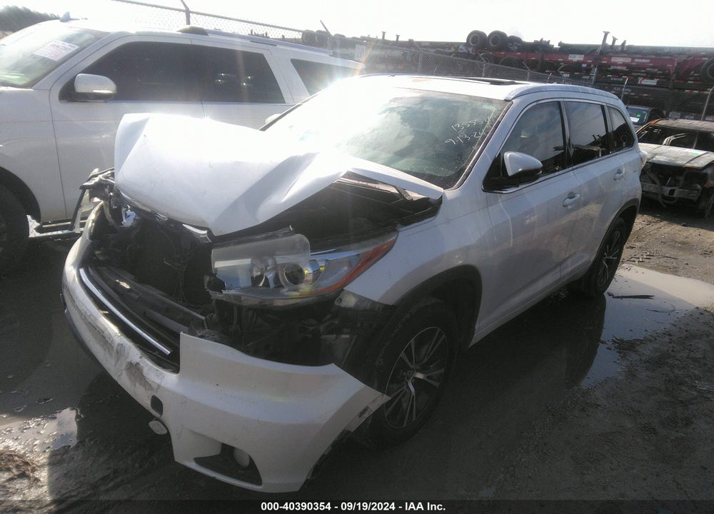 2016 TOYOTA HIGHLANDER XLE V6 VIN: 5TDKKRFH9GS135554
