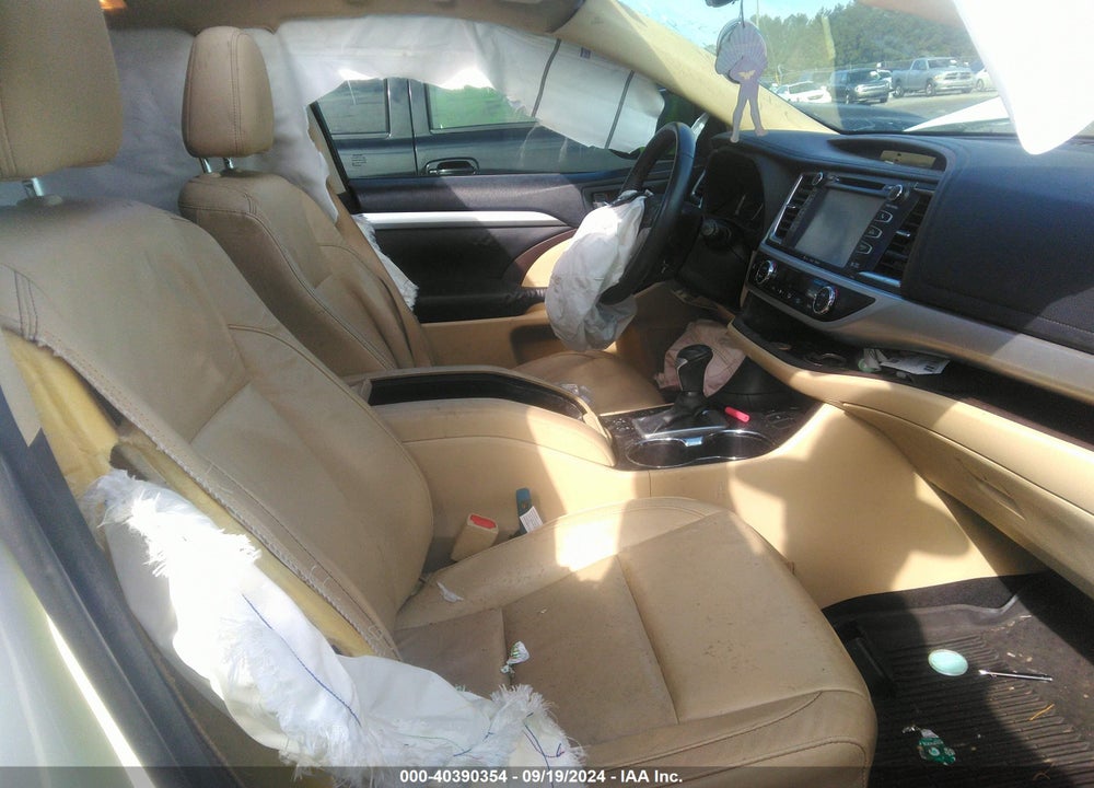 2016 TOYOTA HIGHLANDER XLE V6 VIN: 5TDKKRFH9GS135554
