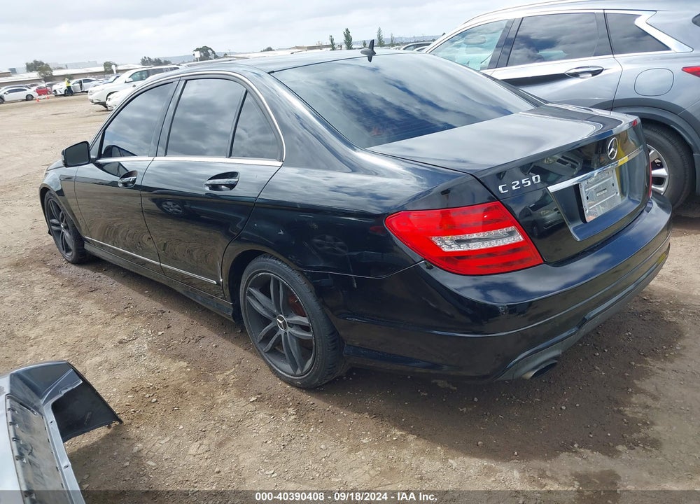 2013 MERCEDES-BENZ C 250 LUXURY/SPORT VIN: WDDGF4HB0DR274316