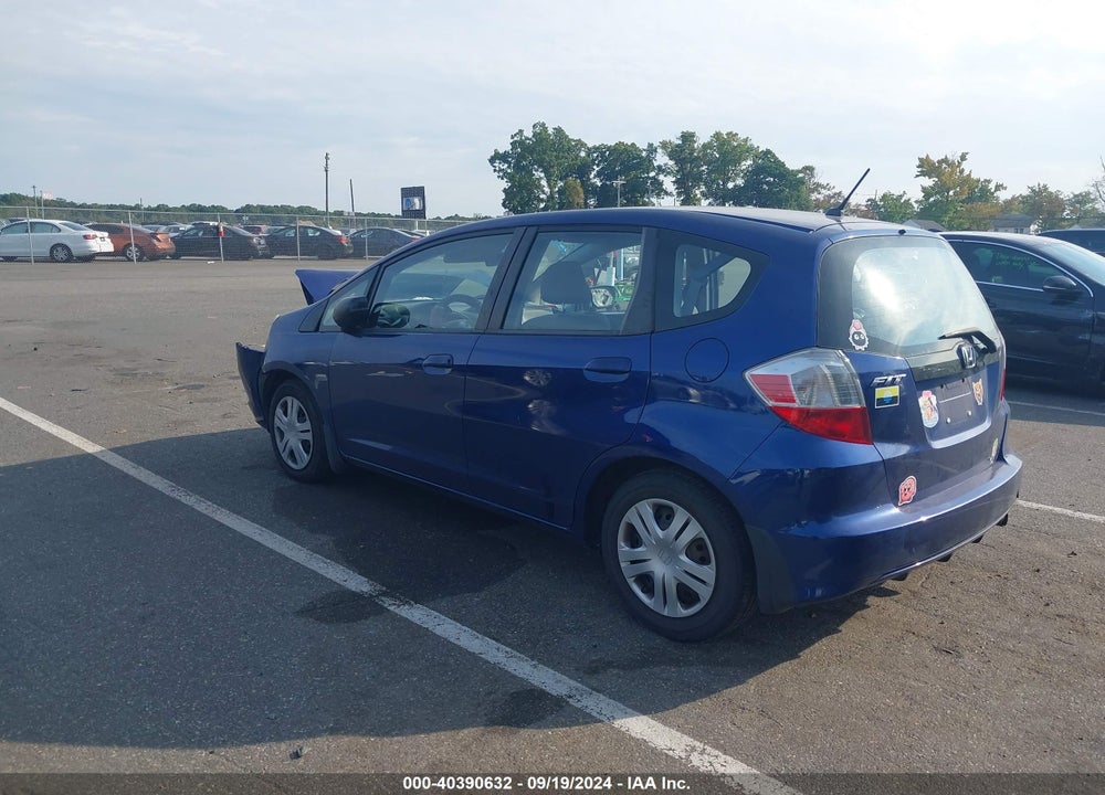 2011 HONDA FIT VIN: JHMGE8H35BC006728