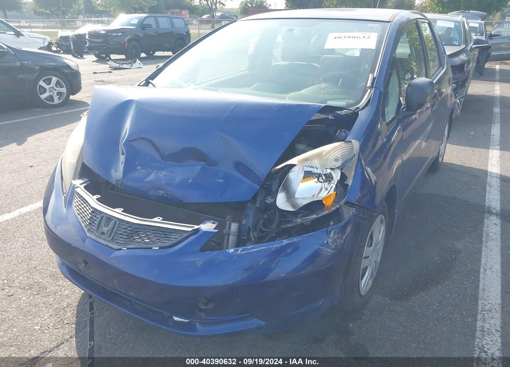 2011 HONDA FIT VIN: JHMGE8H35BC006728