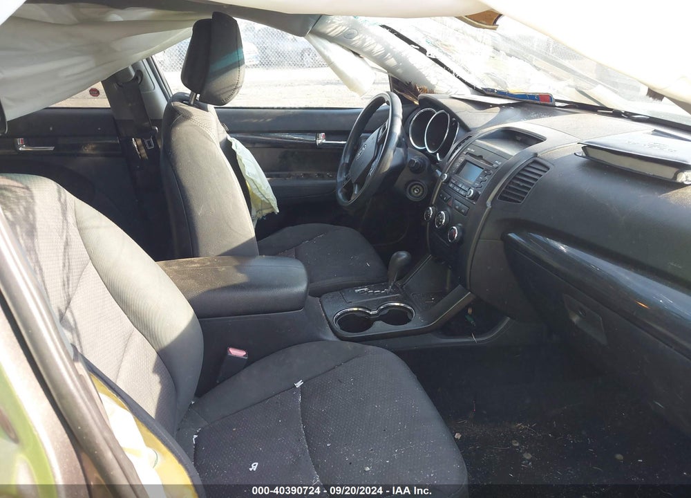 2011 KIA SORENTO LX VIN: 5XYKT3A19BG186921