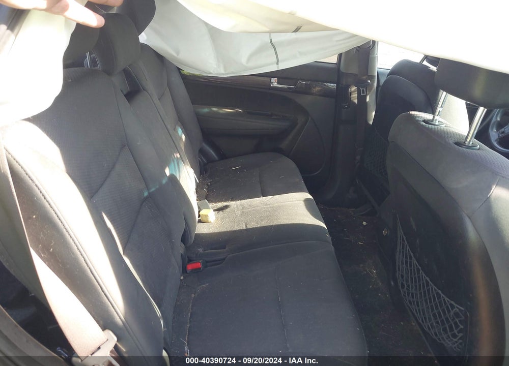 2011 KIA SORENTO LX VIN: 5XYKT3A19BG186921