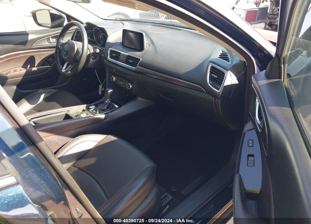 2018 MAZDA 3 GRAND TOURING VIN: 3MZBN1M32JM162681