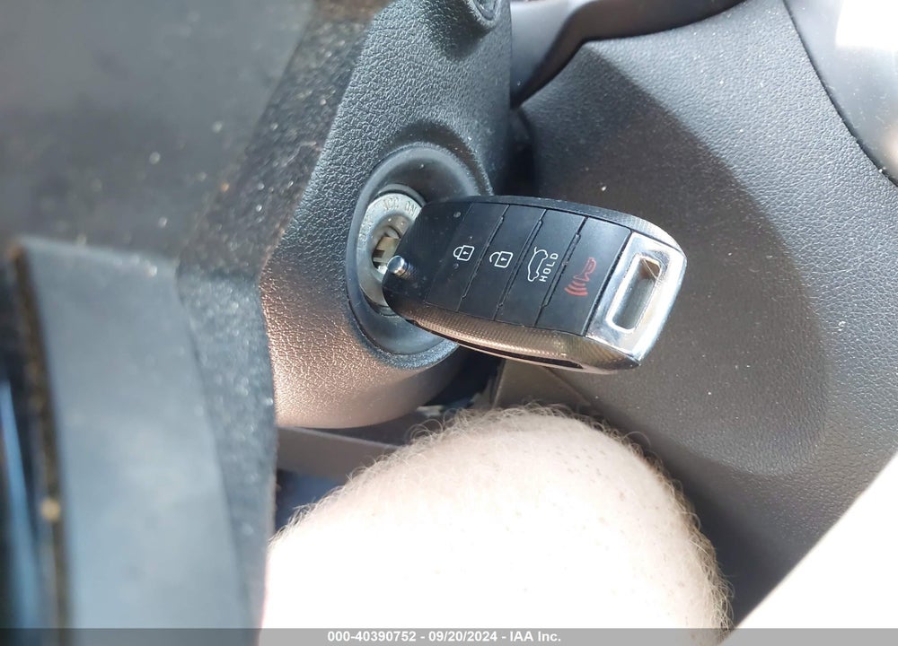 2019 KIA SORENTO 2.4L L VIN: 5XYPG4A31KG577563