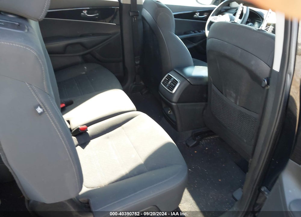 2019 KIA SORENTO 2.4L L VIN: 5XYPG4A31KG577563