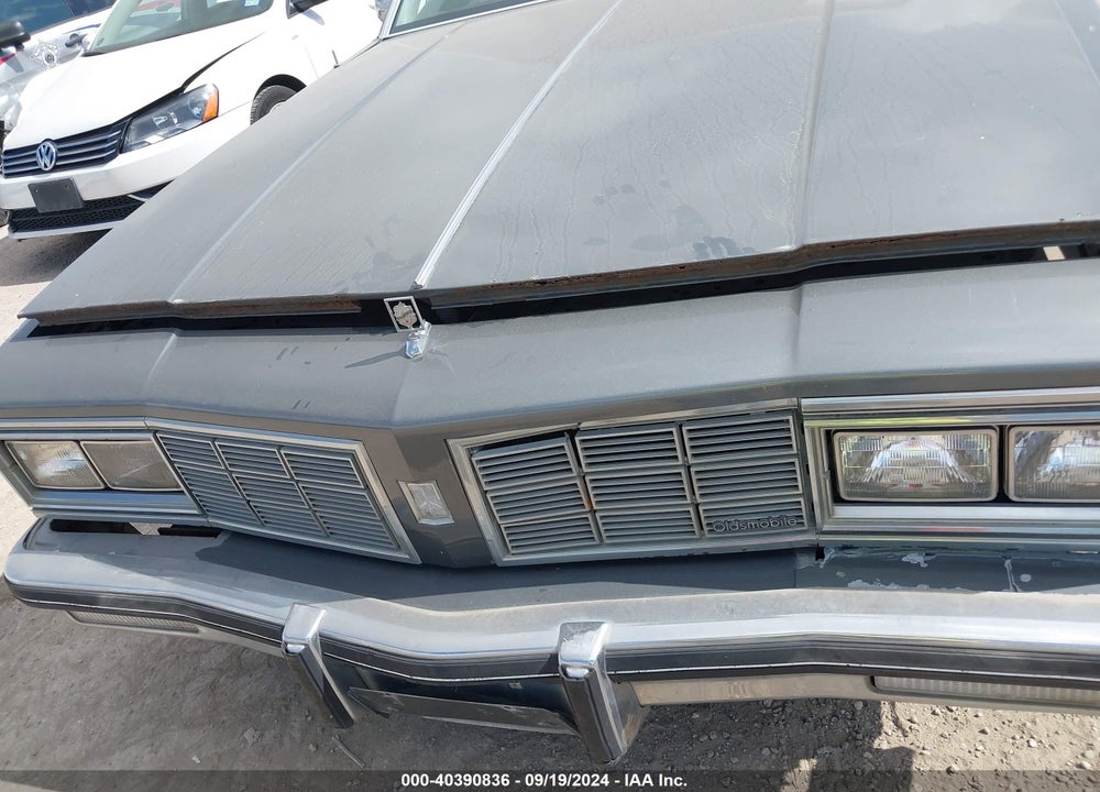 1983 OLDSMOBILE DELTA 88 ROYALE BROUGHAM VIN: 1G3AY69Y4DM803465