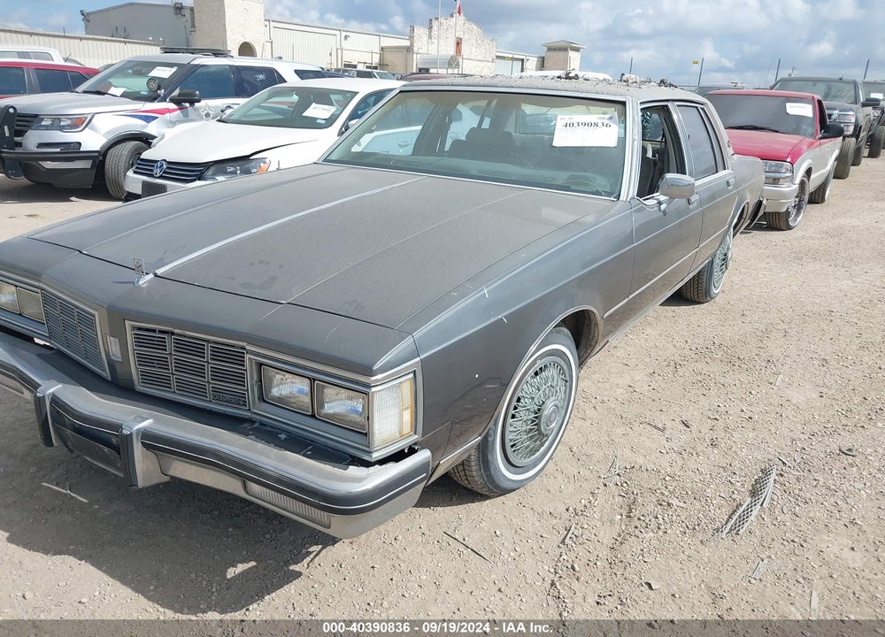 1983 OLDSMOBILE DELTA 88 ROYALE BROUGHAM VIN: 1G3AY69Y4DM803465