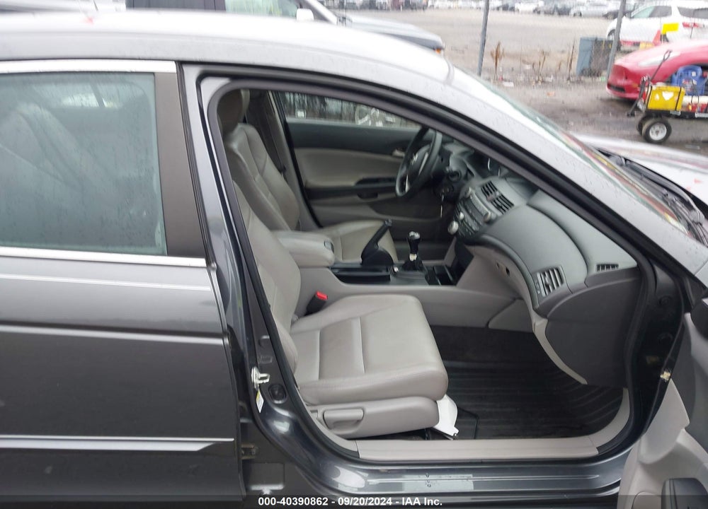 2010 HONDA ACCORD 2.4 LX VIN: 1HGCP2E36AA053080