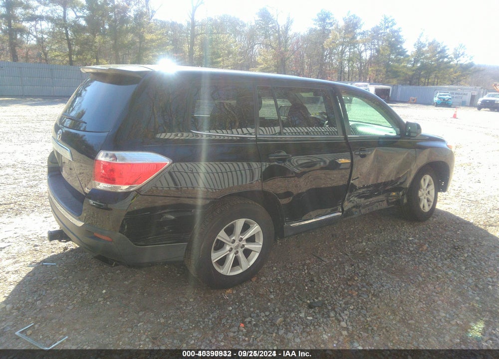 2013 TOYOTA HIGHLANDER BASE V6 VIN: 5TDBK3EH2DS259109