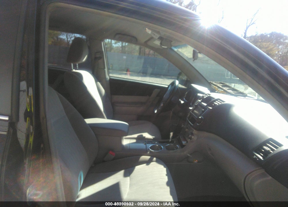2013 TOYOTA HIGHLANDER BASE V6 VIN: 5TDBK3EH2DS259109