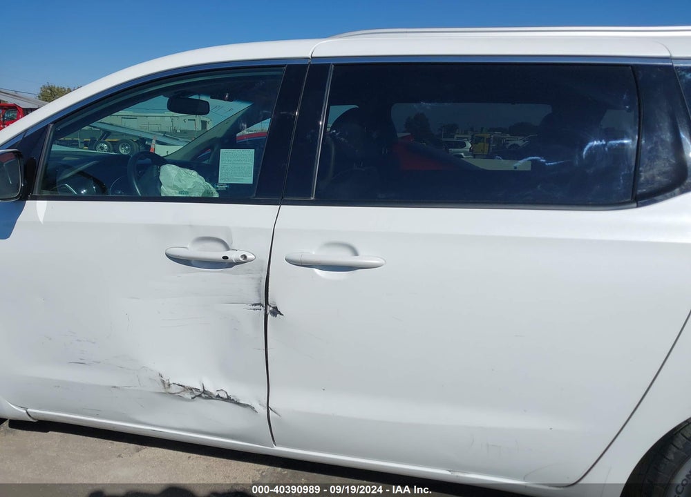 2018 KIA SEDONA EX VIN: KNDMC5C11J6406152