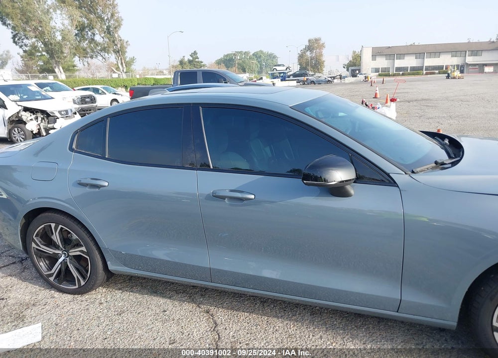 2023 VOLVO S60 RECHARGE PLUG-IN HYBRID T8 PLUS DARK THEME VIN: 7JRH60FW9PG225226