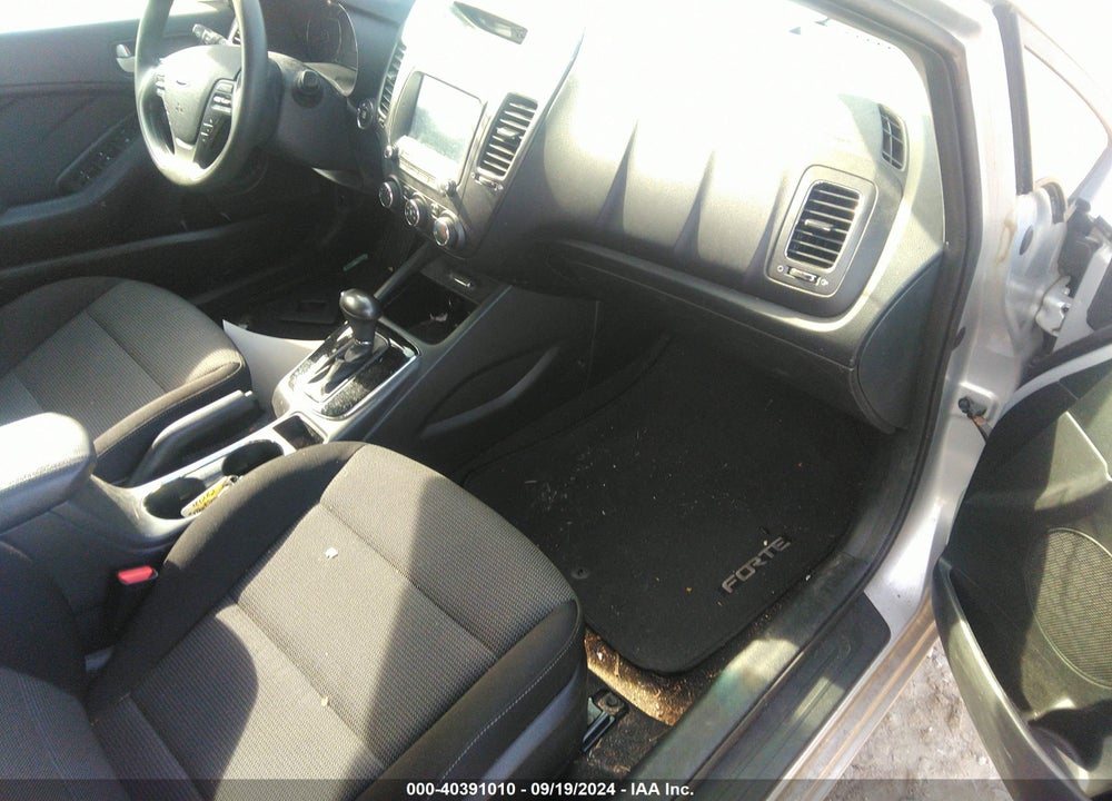 2017 KIA FORTE LX VIN: KNAFK5A80H5674523