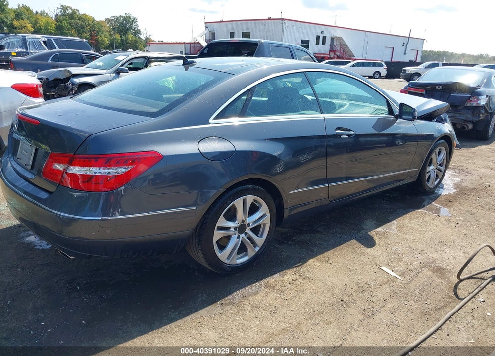 2010 MERCEDES-BENZ E 350 VIN: WDDKJ5GB5AF038712