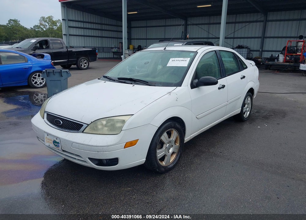 2005 FORD FOCUS ZX4 VIN: 1FAFP34N35W109897