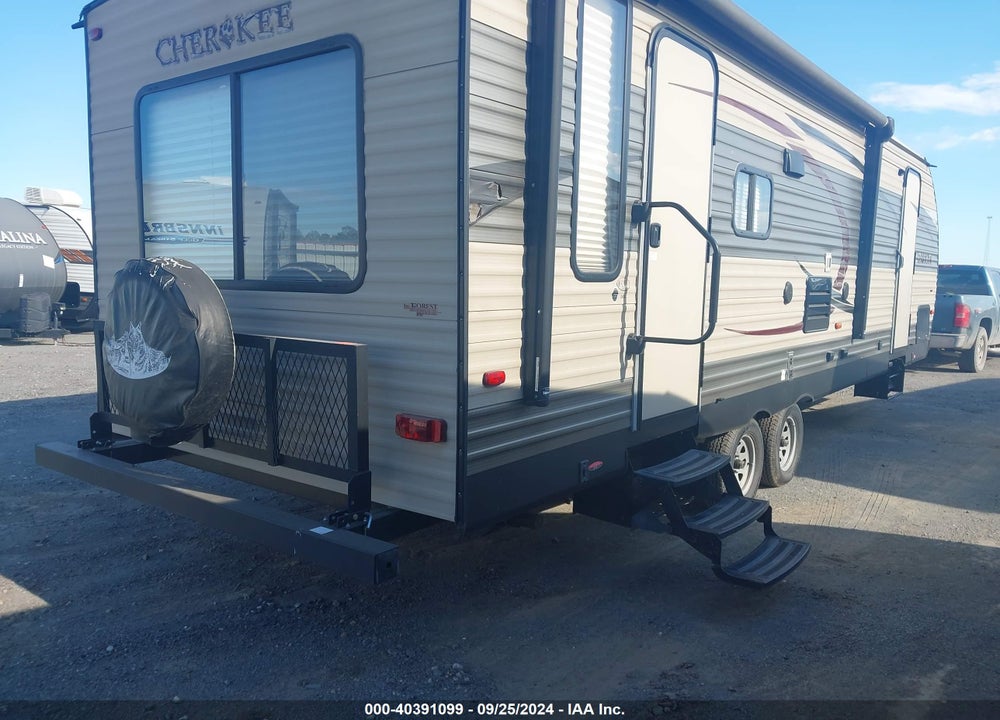 2017 FOREST RIVER CHEROKEE VIN: 4X4TCKB22HX126193